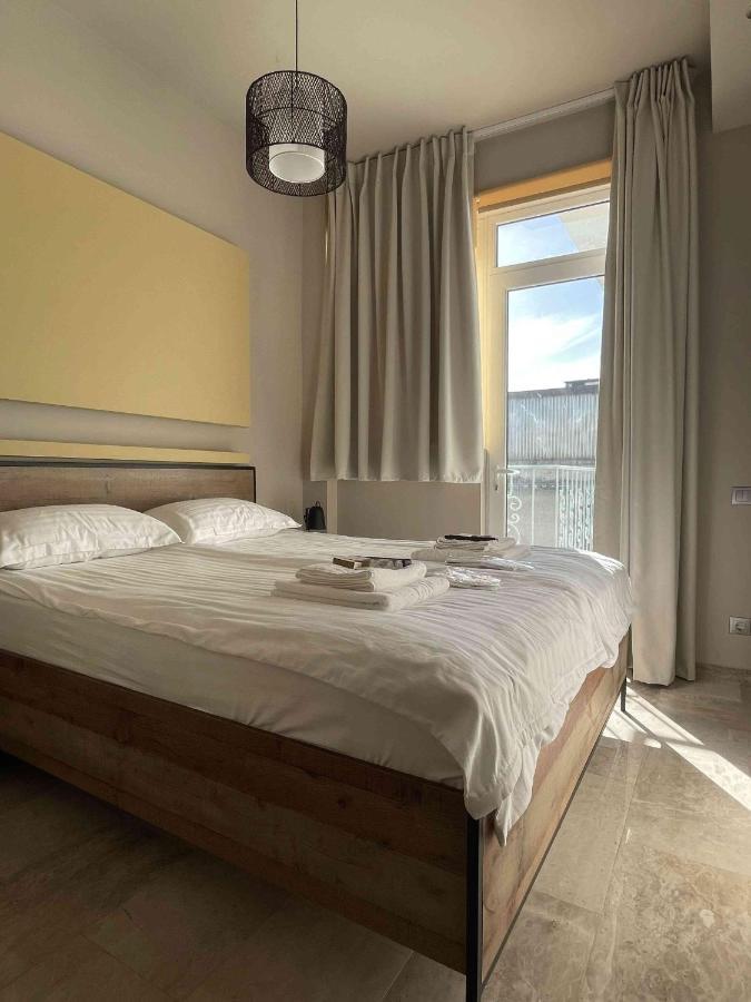 Superior Two-Bedroom Apartment Balcony & Acropolis View
